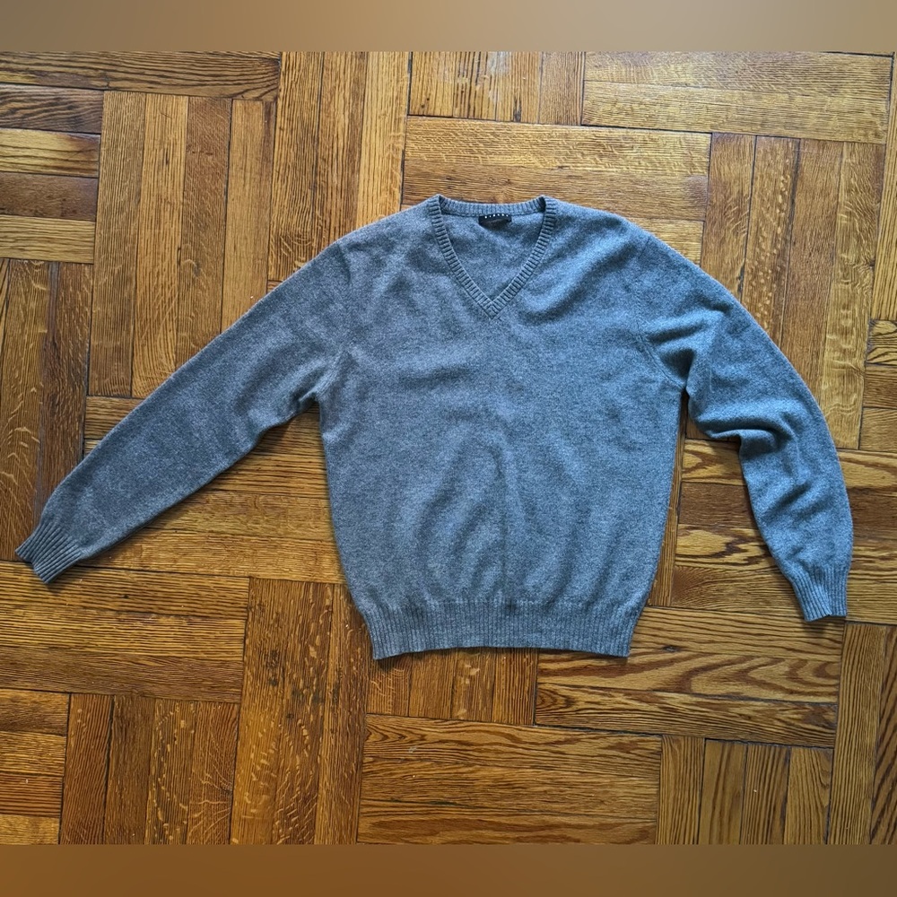 Vintage Sisley Gray Cashmere V-Neck Sweater size Small